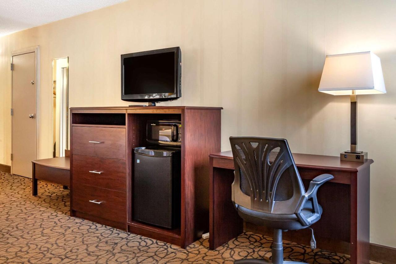 Quality Inn & Suites Escanaba North מראה חיצוני תמונה