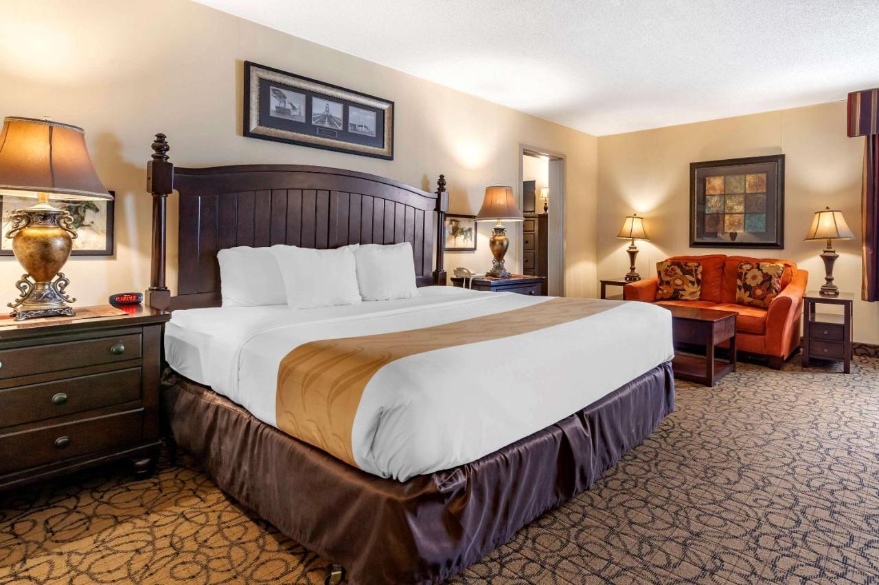 Quality Inn & Suites Escanaba North מראה חיצוני תמונה