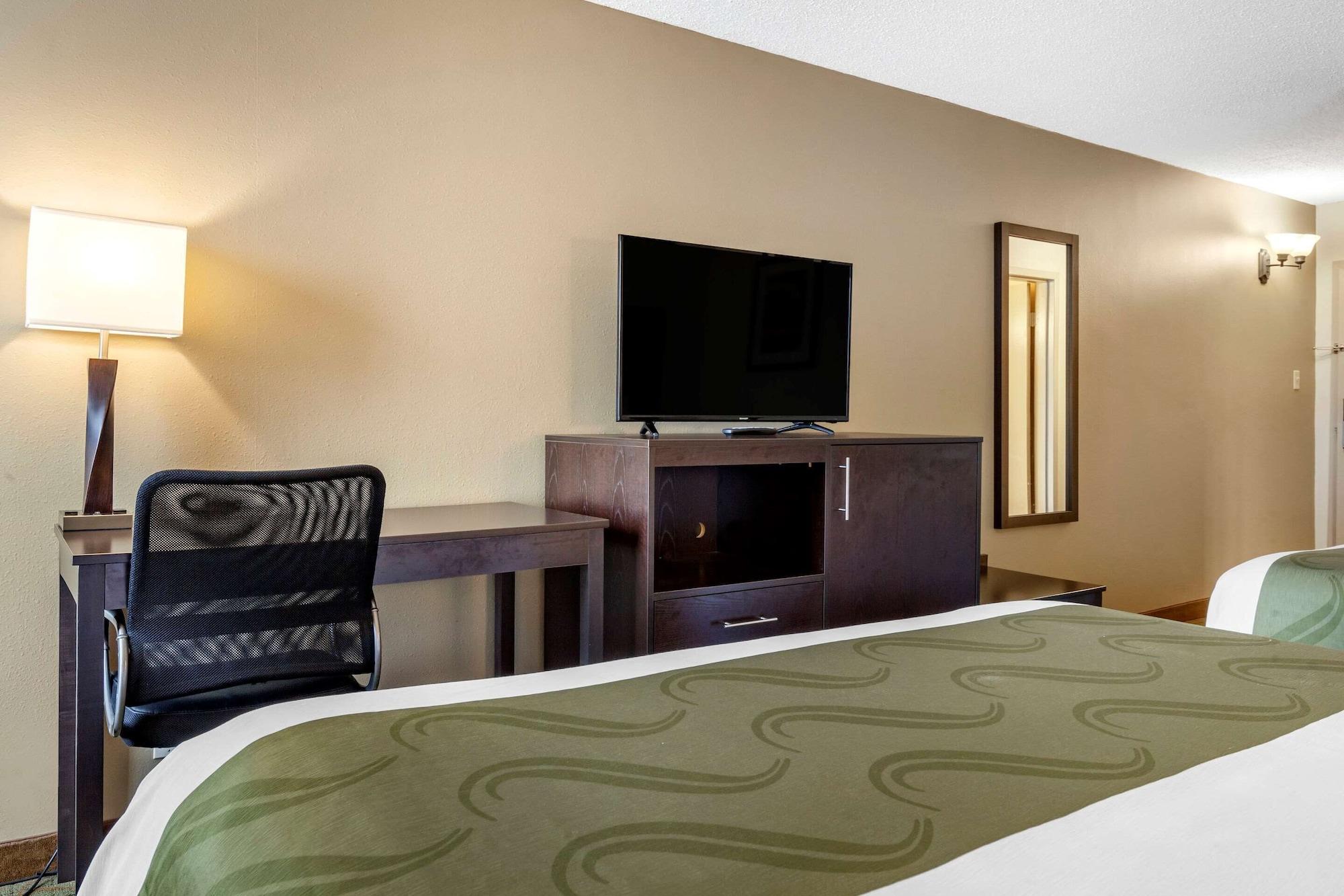 Quality Inn & Suites Escanaba North מראה חיצוני תמונה