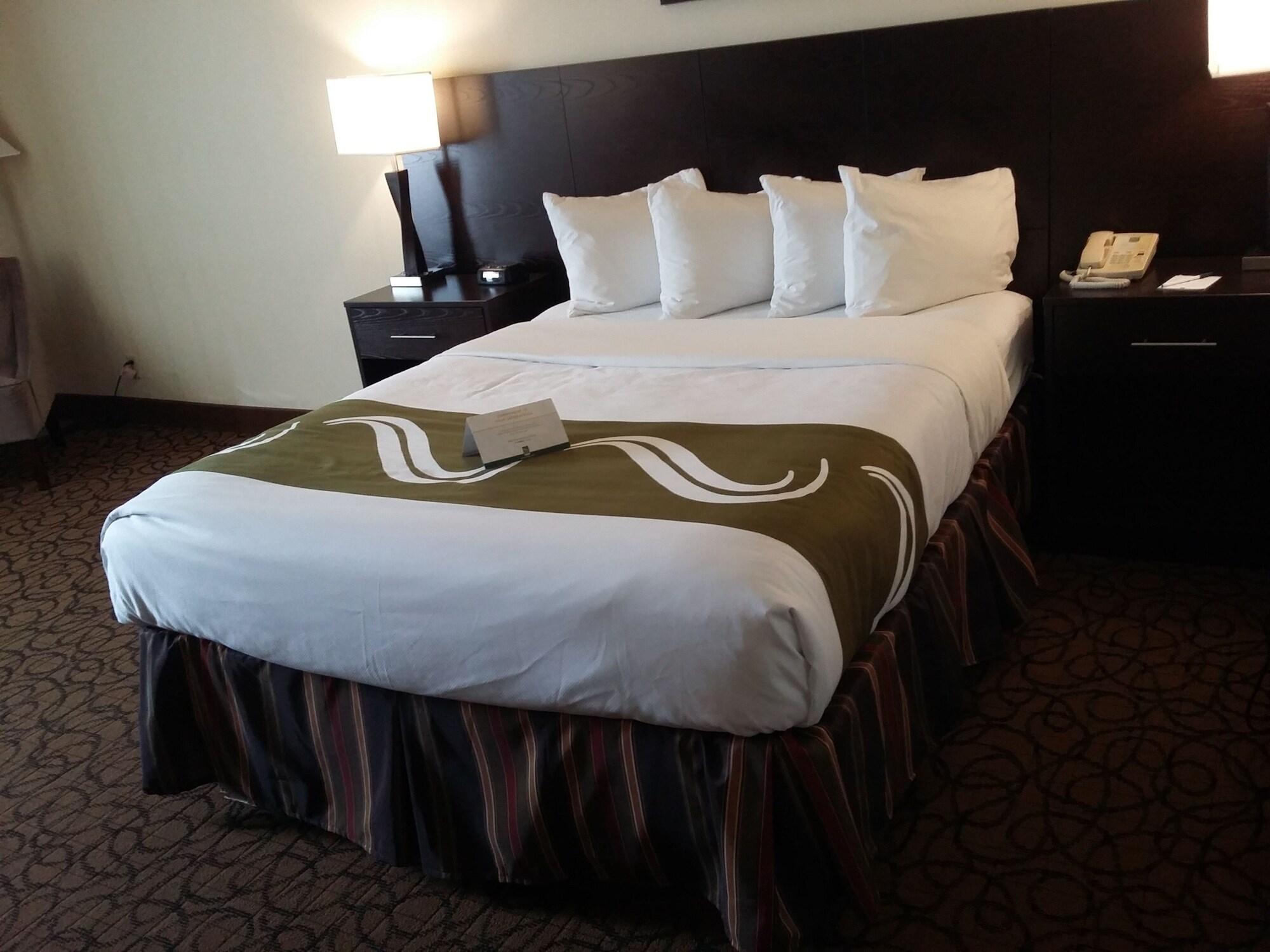 Quality Inn & Suites Escanaba North מראה חיצוני תמונה