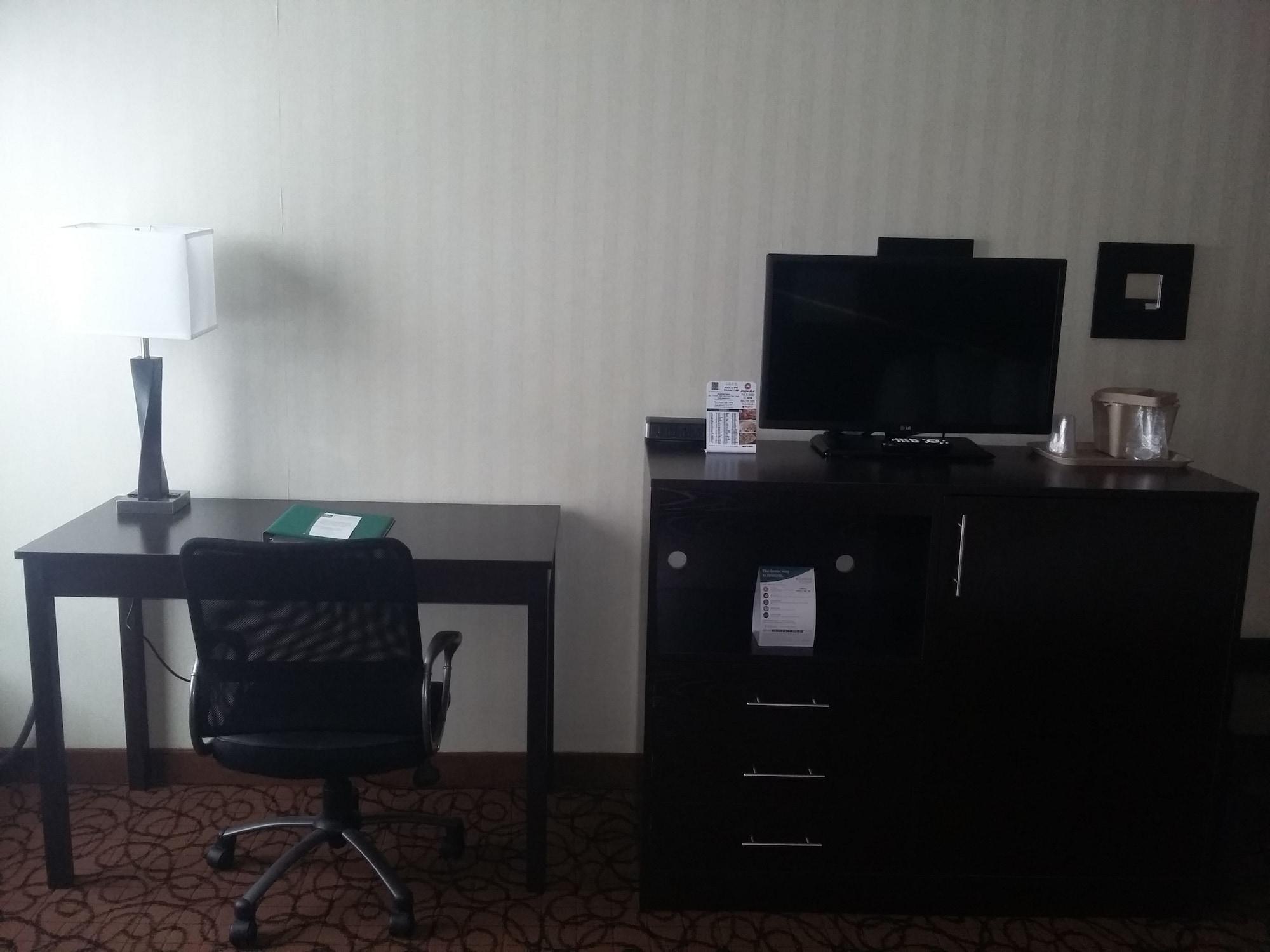 Quality Inn & Suites Escanaba North מראה חיצוני תמונה