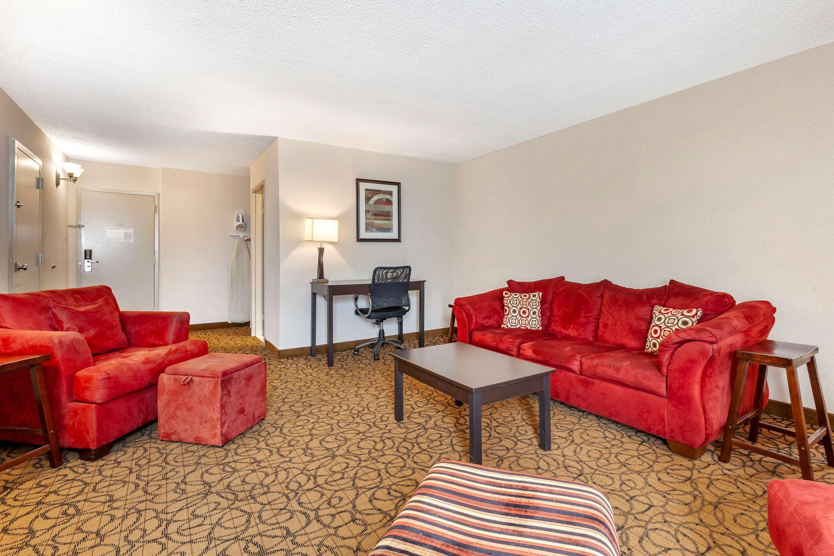Quality Inn & Suites Escanaba North מראה חיצוני תמונה