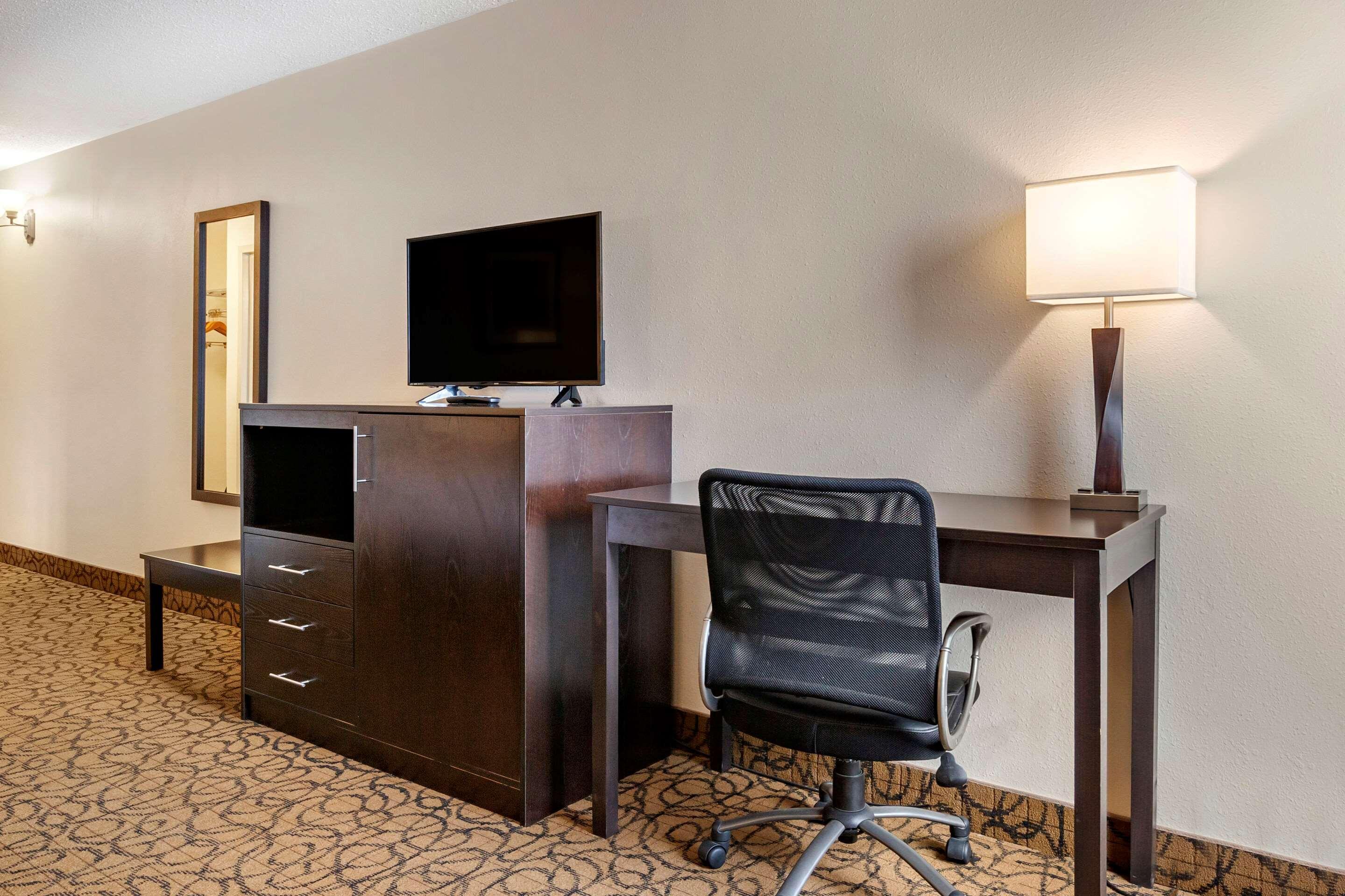 Quality Inn & Suites Escanaba North מראה חיצוני תמונה