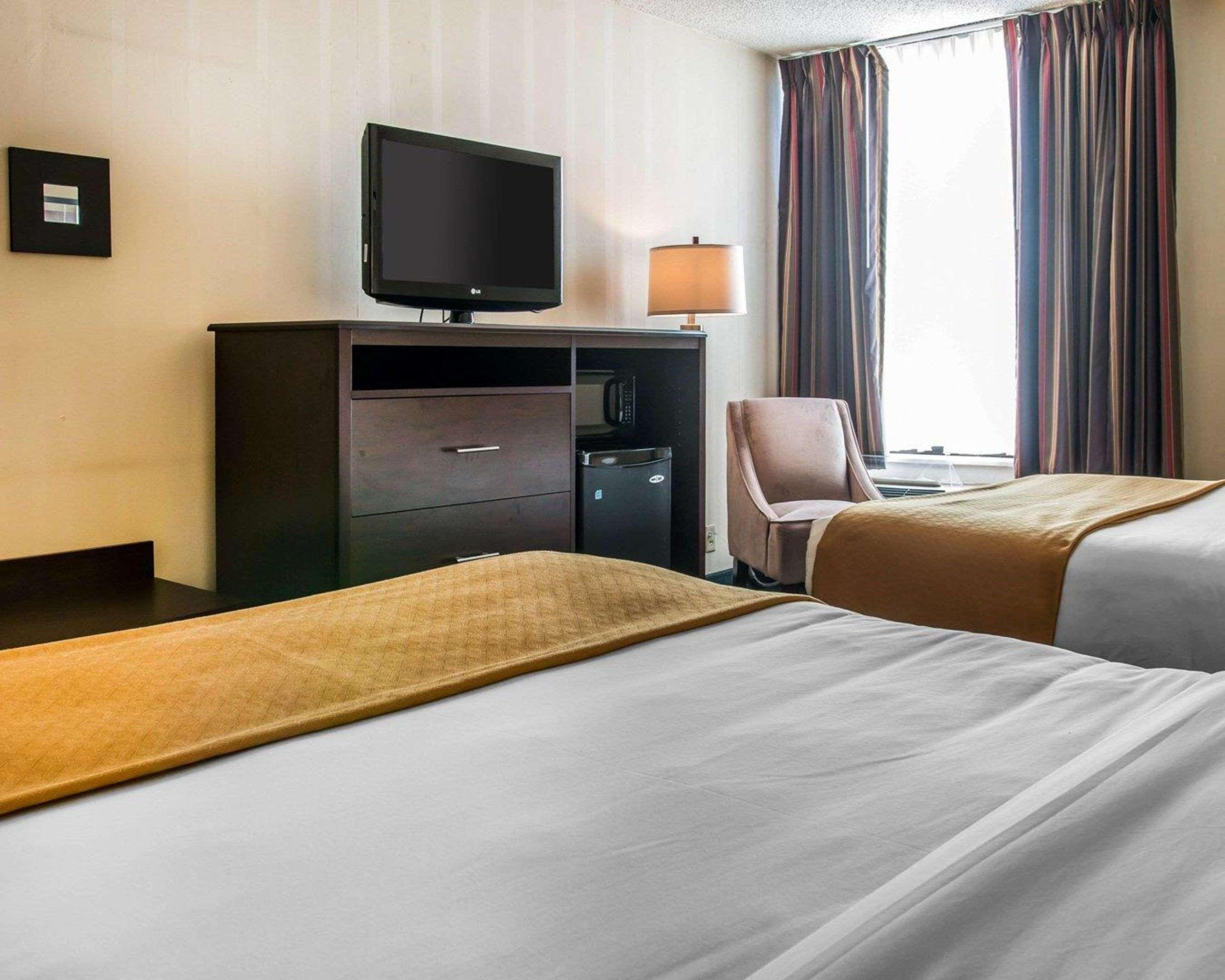 Quality Inn & Suites Escanaba North מראה חיצוני תמונה