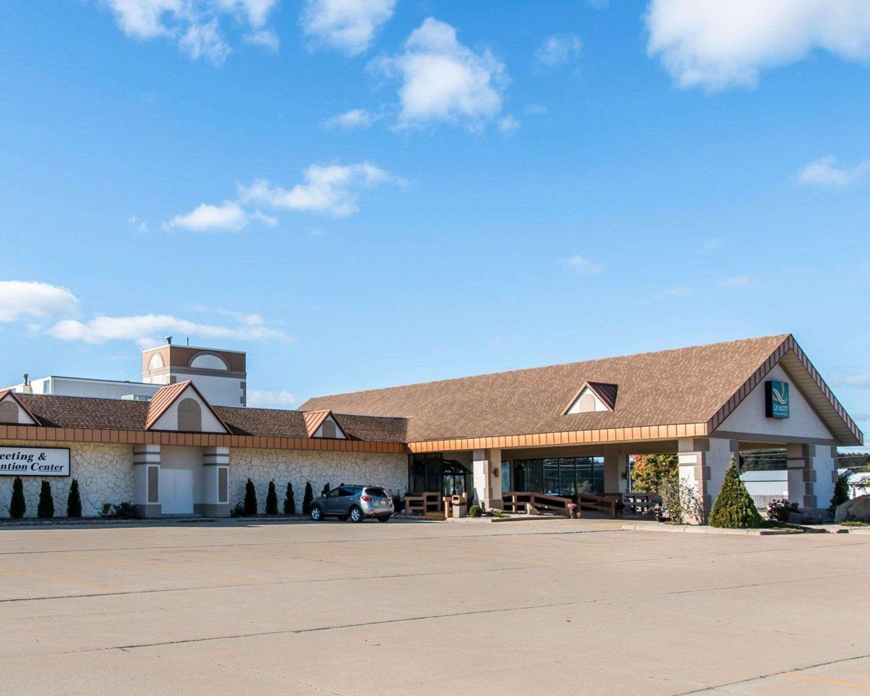 Quality Inn & Suites Escanaba North מראה חיצוני תמונה
