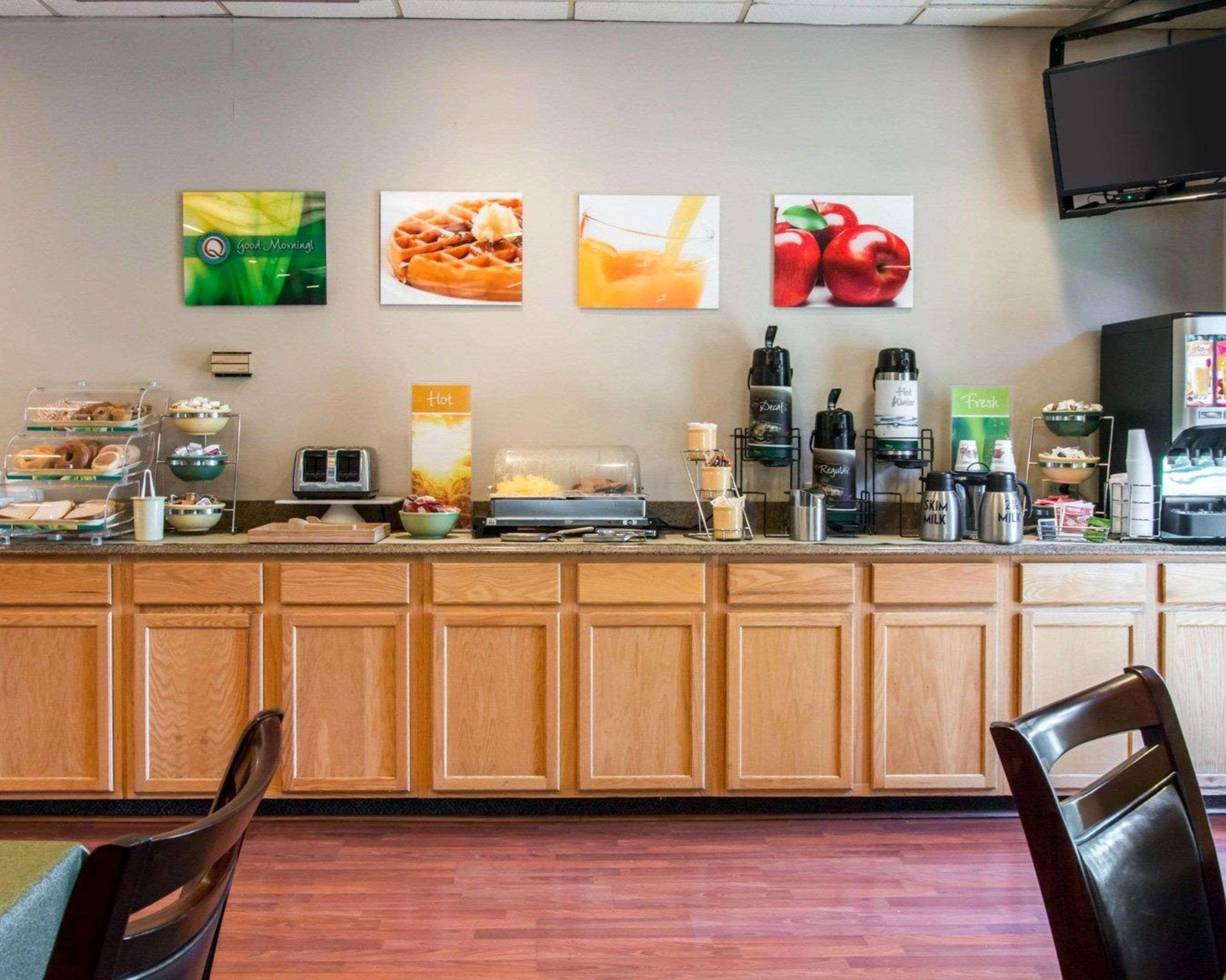 Quality Inn & Suites Escanaba North מראה חיצוני תמונה