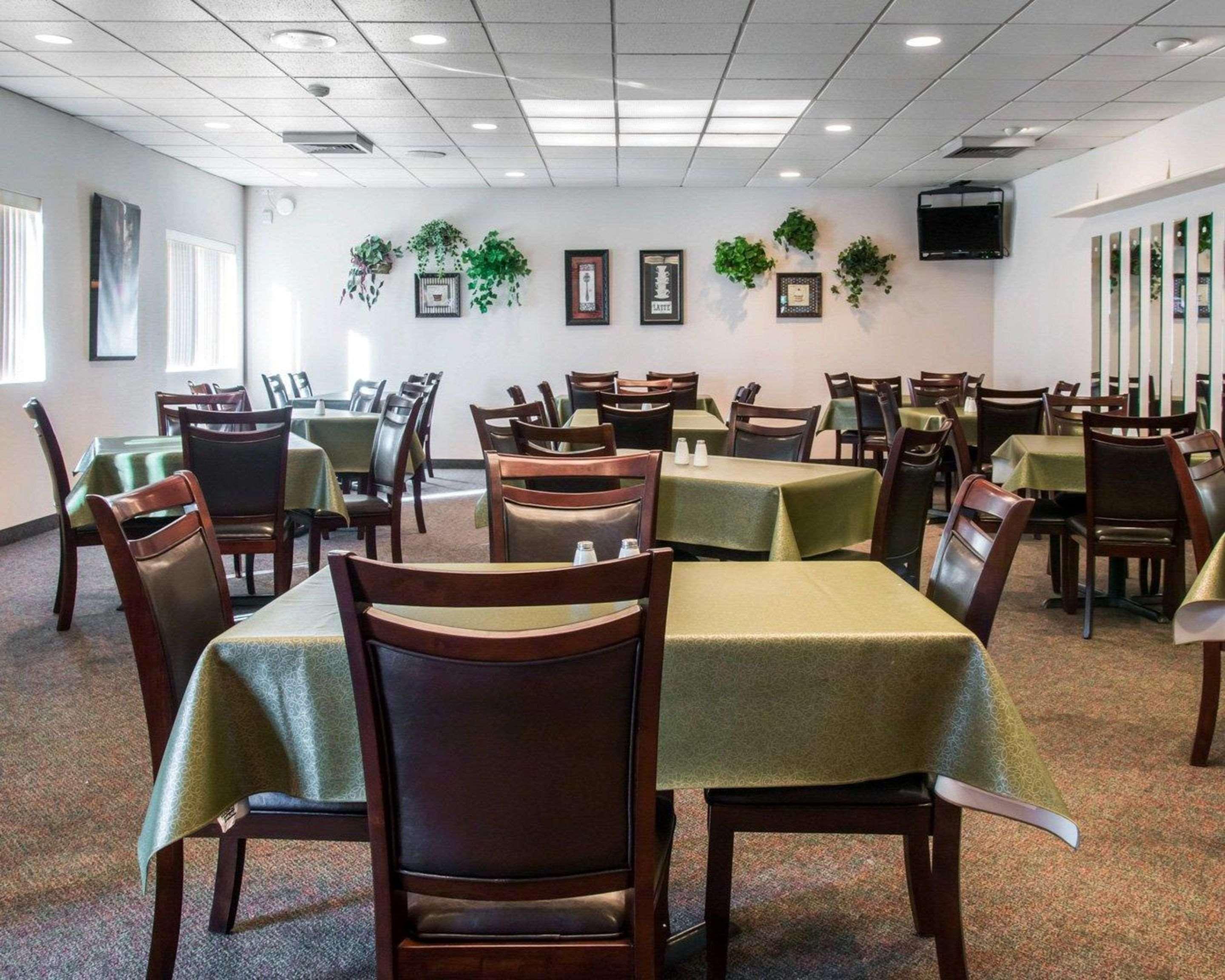 Quality Inn & Suites Escanaba North מראה חיצוני תמונה